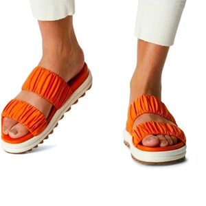 Sorel 7 1/2 Roaming Two Strap Slide Sandals